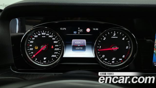 Mercedes-Benz E-Class E220d Avantgarde