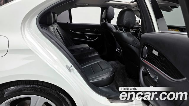 Mercedes-Benz E-Class E220d Avantgarde
