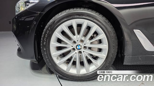 BMW 5-Series 530i Luxury Plus