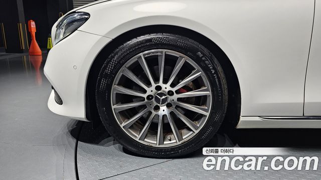 Mercedes-Benz E-Class E220d Avantgarde