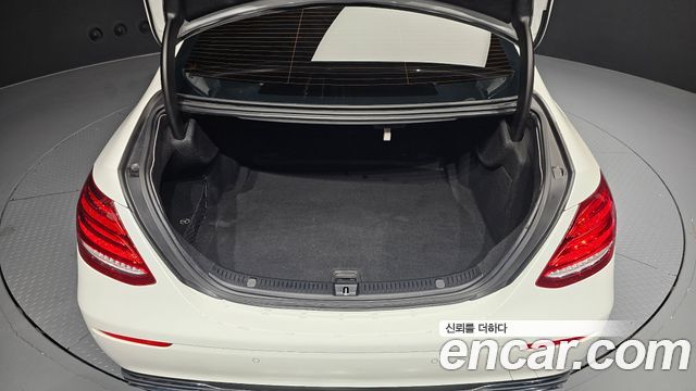 Mercedes-Benz E-Class E220d Avantgarde