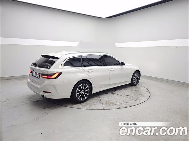 BMW 3-Series 320i Touring