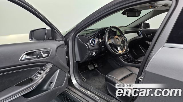 Mercedes-Benz GLA-Class GLA200 d 4MATIC