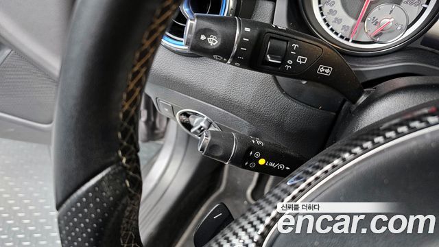 Mercedes-Benz GLA-Class GLA200 d 4MATIC