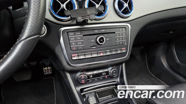 Mercedes-Benz GLA-Class GLA200 d 4MATIC