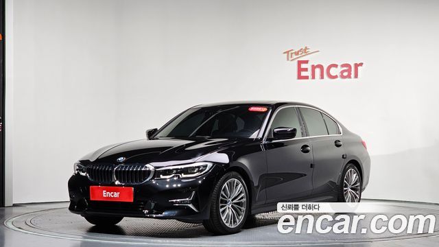 BMW 3-Series 320i Luxury