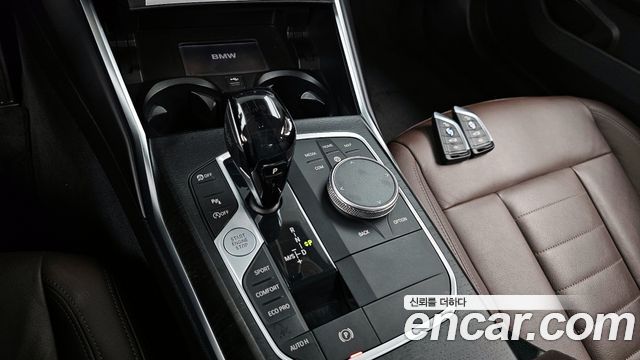 BMW 3-Series 320i Luxury