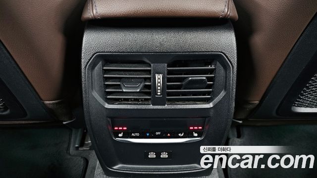 BMW 3-Series 320i Luxury