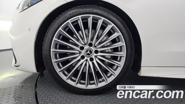 Mercedes-Benz C-Class C300 4MATIC AMG Line