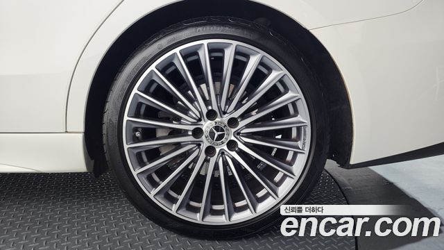 Mercedes-Benz C-Class C300 4MATIC AMG Line