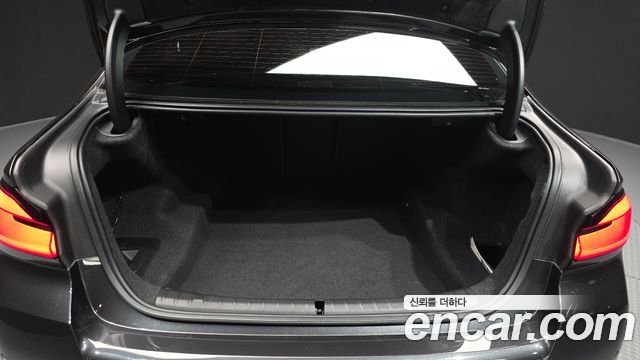 BMW 5-Series 523d M Sport