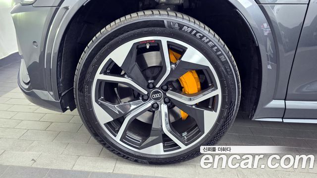 Audi e-tron S