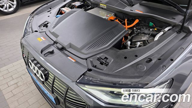 Audi e-tron S