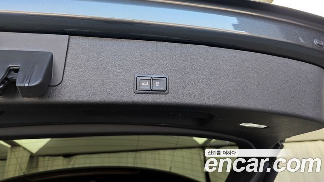 Audi e-tron S