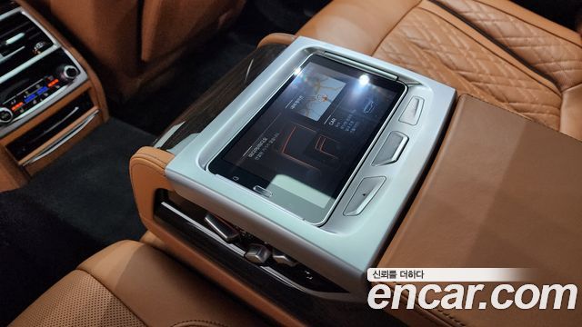 BMW 7-Series 745Le iPerformance Design Pure Excellence