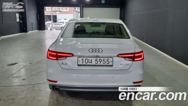 Audi A4 30 TDI Premium