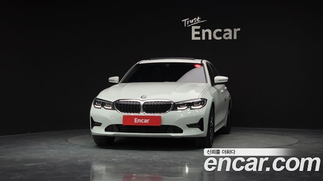 BMW 3-Series 320i