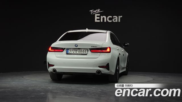 BMW 3-Series 320i