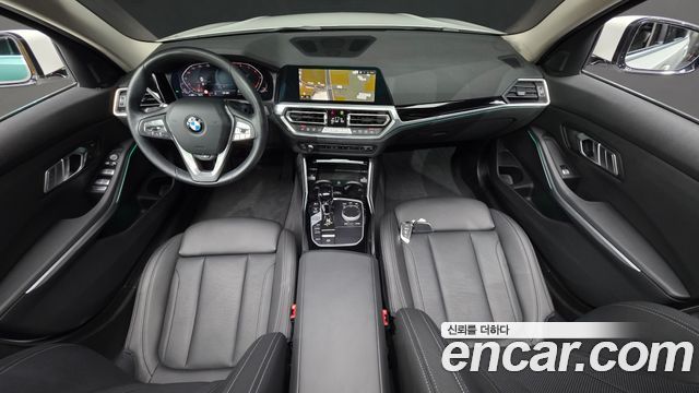 BMW 3-Series 320i