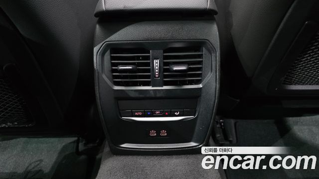 BMW 3-Series 320i