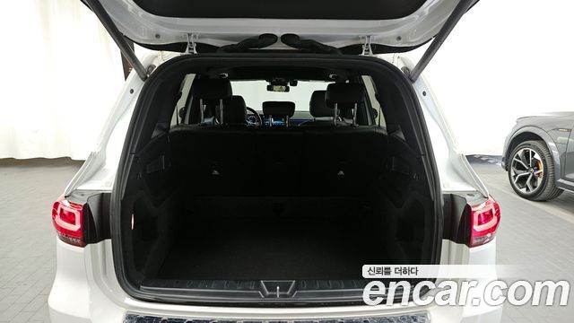 Mercedes-Benz GLB-Class GLB220