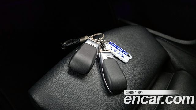 Mercedes-Benz GLB-Class GLB220