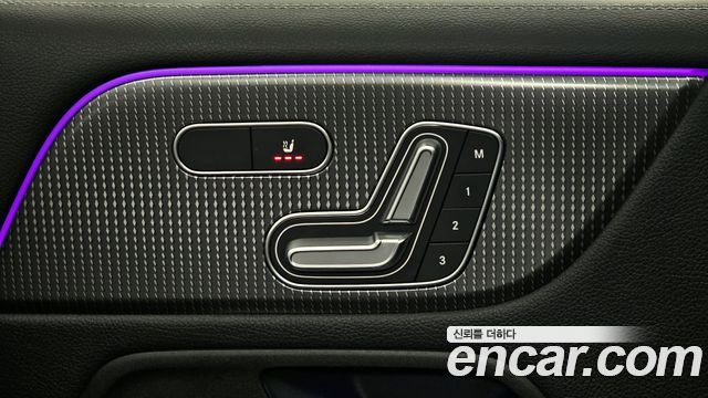 Mercedes-Benz GLB-Class GLB220