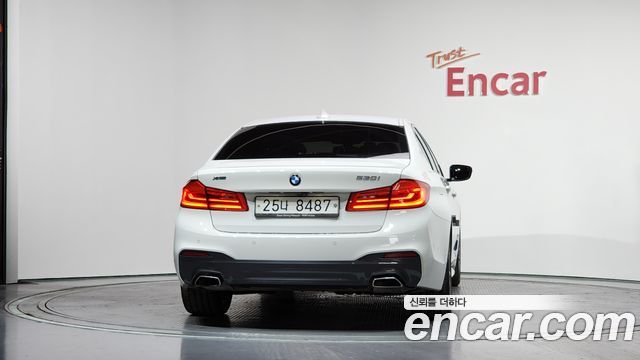 BMW 5-Series 530i xDrive M Sport Package