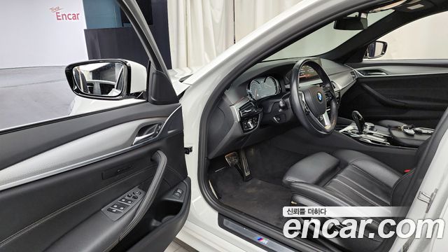 BMW 5-Series 530i xDrive M Sport Package