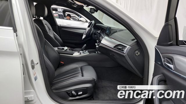BMW 5-Series 530i xDrive M Sport Package