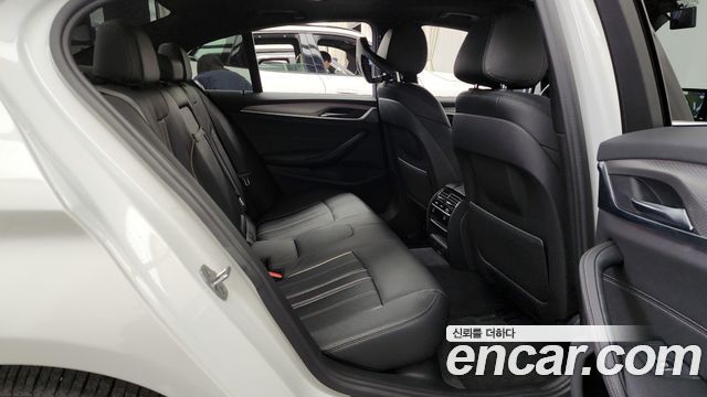 BMW 5-Series 530i xDrive M Sport Package