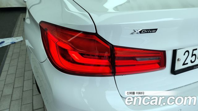 BMW 5-Series 530i xDrive M Sport Package