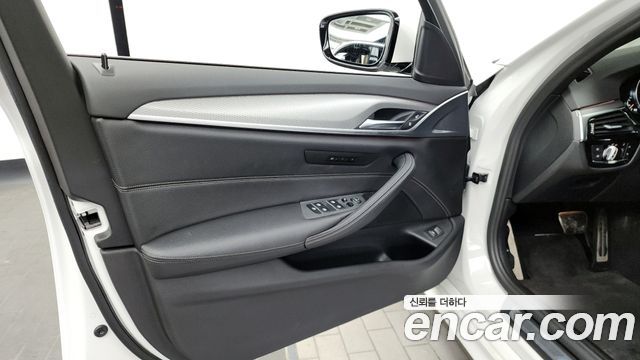 BMW 5-Series 530i xDrive M Sport Package