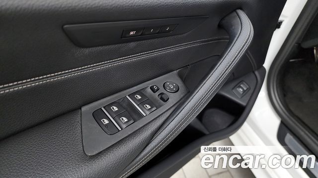 BMW 5-Series 530i xDrive M Sport Package