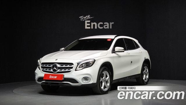 Mercedes-Benz GLA-Class GLA220