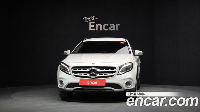Mercedes-Benz GLA-Class GLA220
