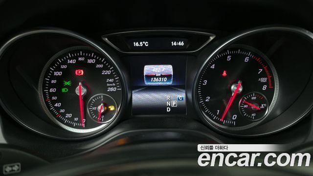 Mercedes-Benz GLA-Class GLA220