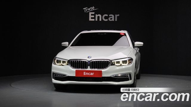 BMW 5-Series 520i Luxury