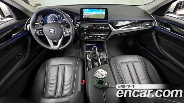 BMW 5-Series 520i Luxury