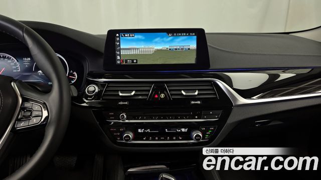 BMW 5-Series 520i Luxury