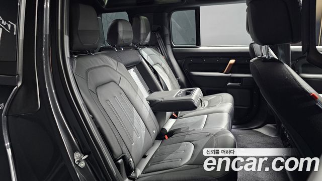 Land Rover Defender 110 P400 X