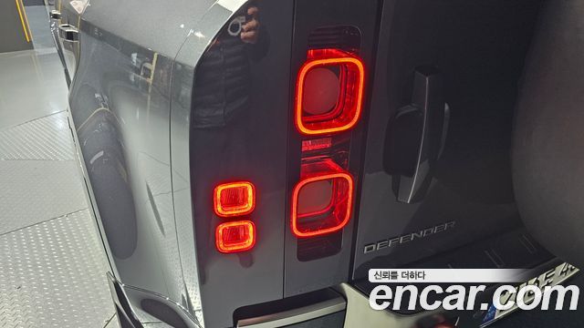 Land Rover Defender 110 P400 X