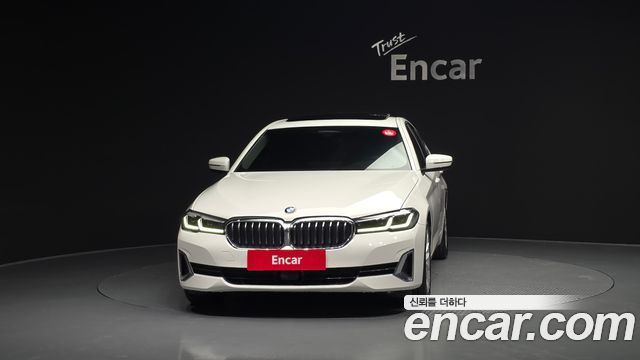 BMW 5-Series 520i Luxury