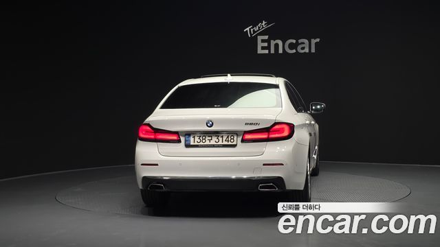 BMW 5-Series 520i Luxury