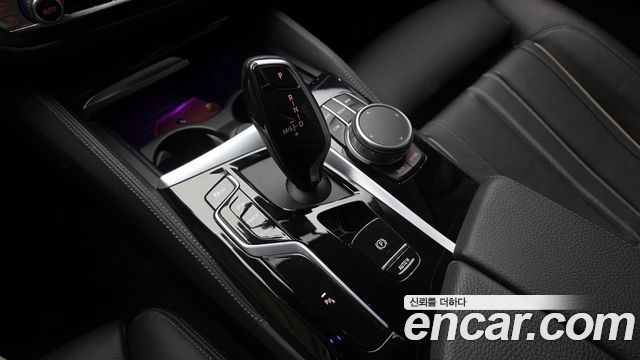 BMW 5-Series 520i Luxury