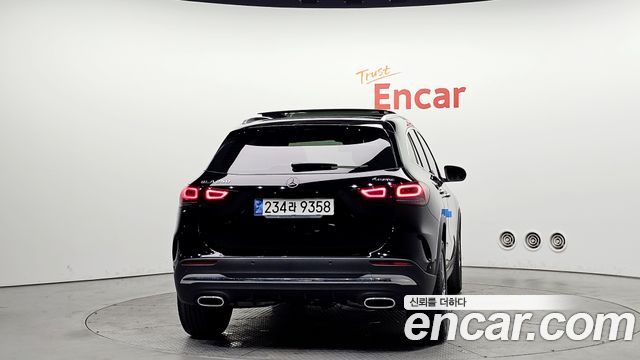 Mercedes-Benz GLA-Class GLA250 4MATIC