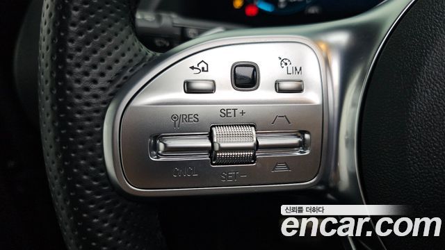 Mercedes-Benz GLA-Class GLA250 4MATIC