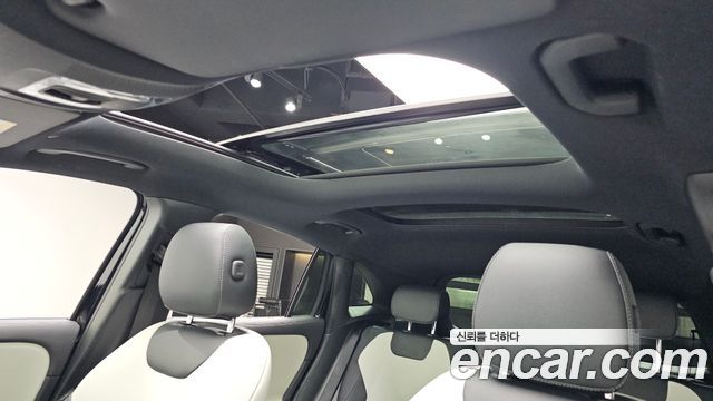 Mercedes-Benz GLA-Class GLA250 4MATIC