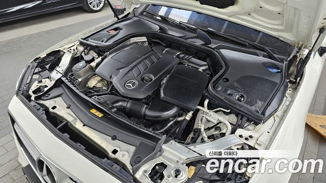 Mercedes-Benz E-Class W213 E220d Coupe