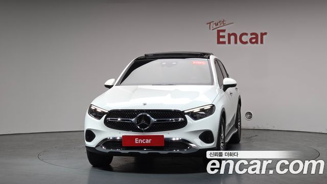 Mercedes-Benz GLC-Class GLC300 4MATIC Avnatgarde Coupe